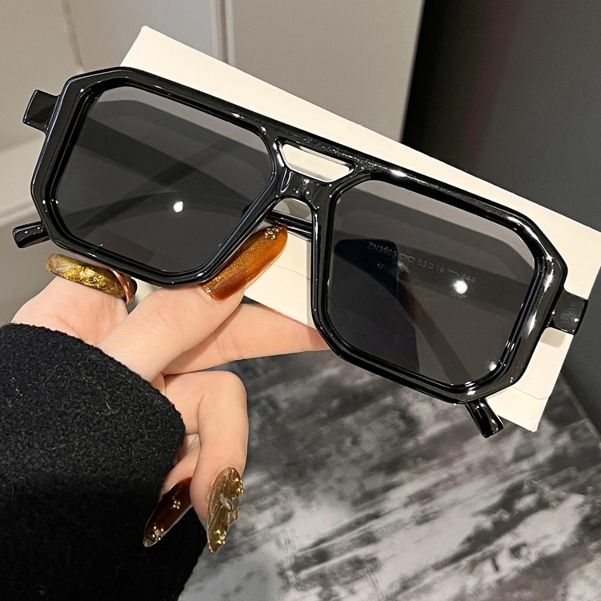 Neue Retro Quadratische Doppel – Uv Resin Bewertung und Preis
